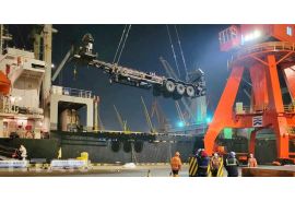 La remorque de camion de conteneur de levage latéral de 40 pieds sera envoyée au Gabon