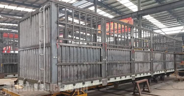 Semi-remorque à piquets de 60 tonnes à vendre en Côte d'Ivoire