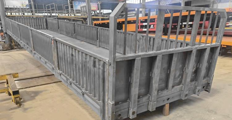 Semi-remorque cargo à paroi latérale à 3 essieux à vendre au Botswana