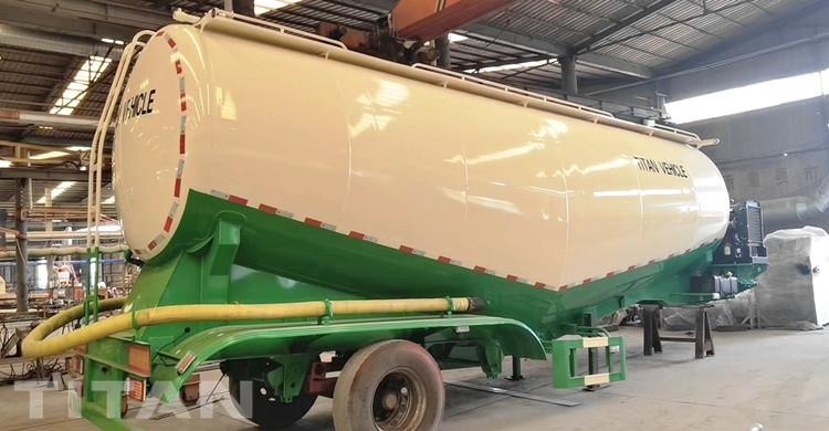 Remorque de camion-citerne de ciment en vrac à trois essieux 40cbm à vendre en Guinée