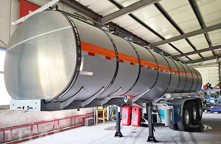 3 Axles 55000L Stainless Tanker Trailer for Sale in Saudi Arabia