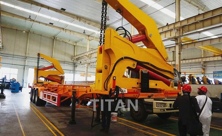 3 axles Swinglifters trailer customers visit