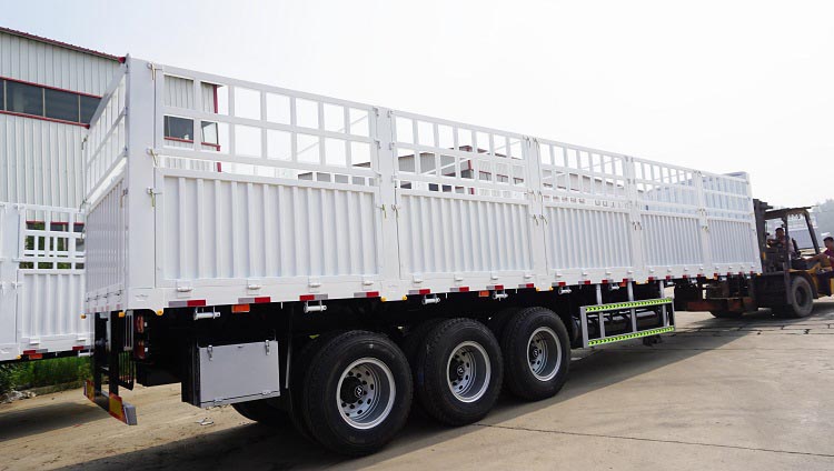 Tri Axle 50 Tons Fence Semi Trailer for Sale in Sudan
