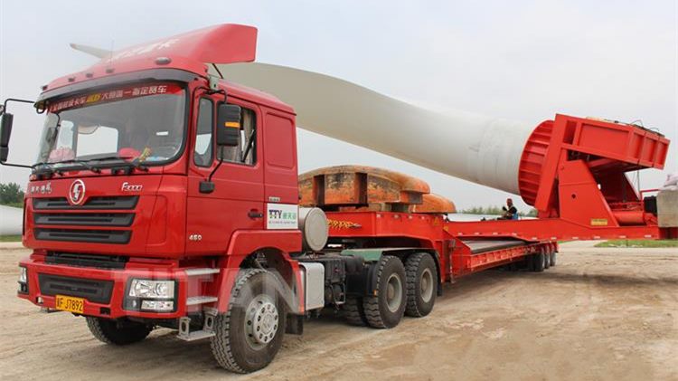 Wind Turbine Blade Transport - Modular Trailer with Rotor Blade Adapter
