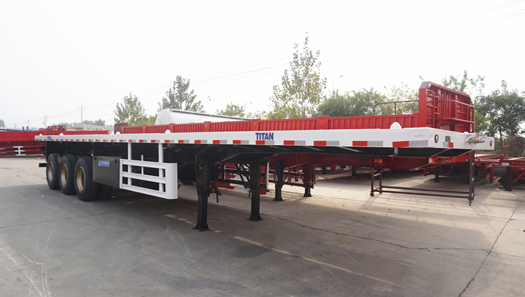 China Tri Axle Trailer Flatbed Semi Trailer for Sale