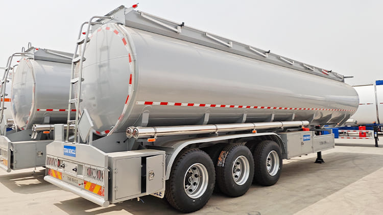Remorque citerne à carburant 3 essieux de 42 000 litres à vendre à Kinshasa, Congo