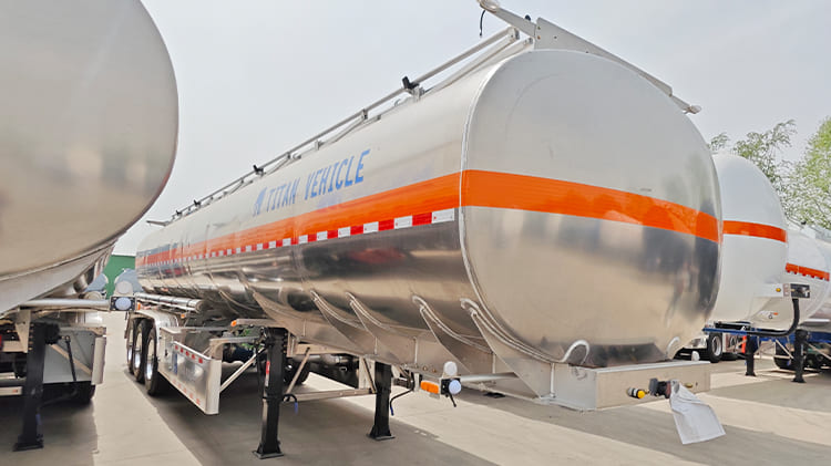 Remorque-citerne à carburant en aluminium de 45 000 litres à vendre au Mali