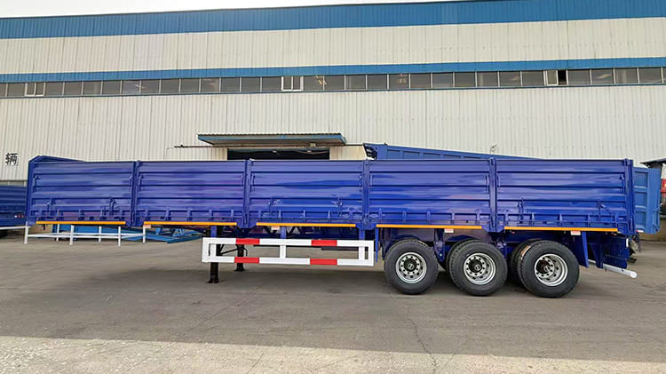 Remorque à ridelles 3 essieux à vendre au Tchad