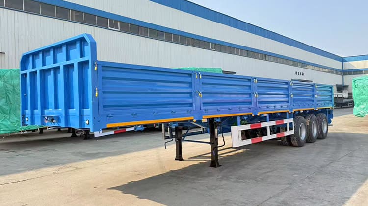 Remorque à ridelles à trois essieux à vendre à Djibouti